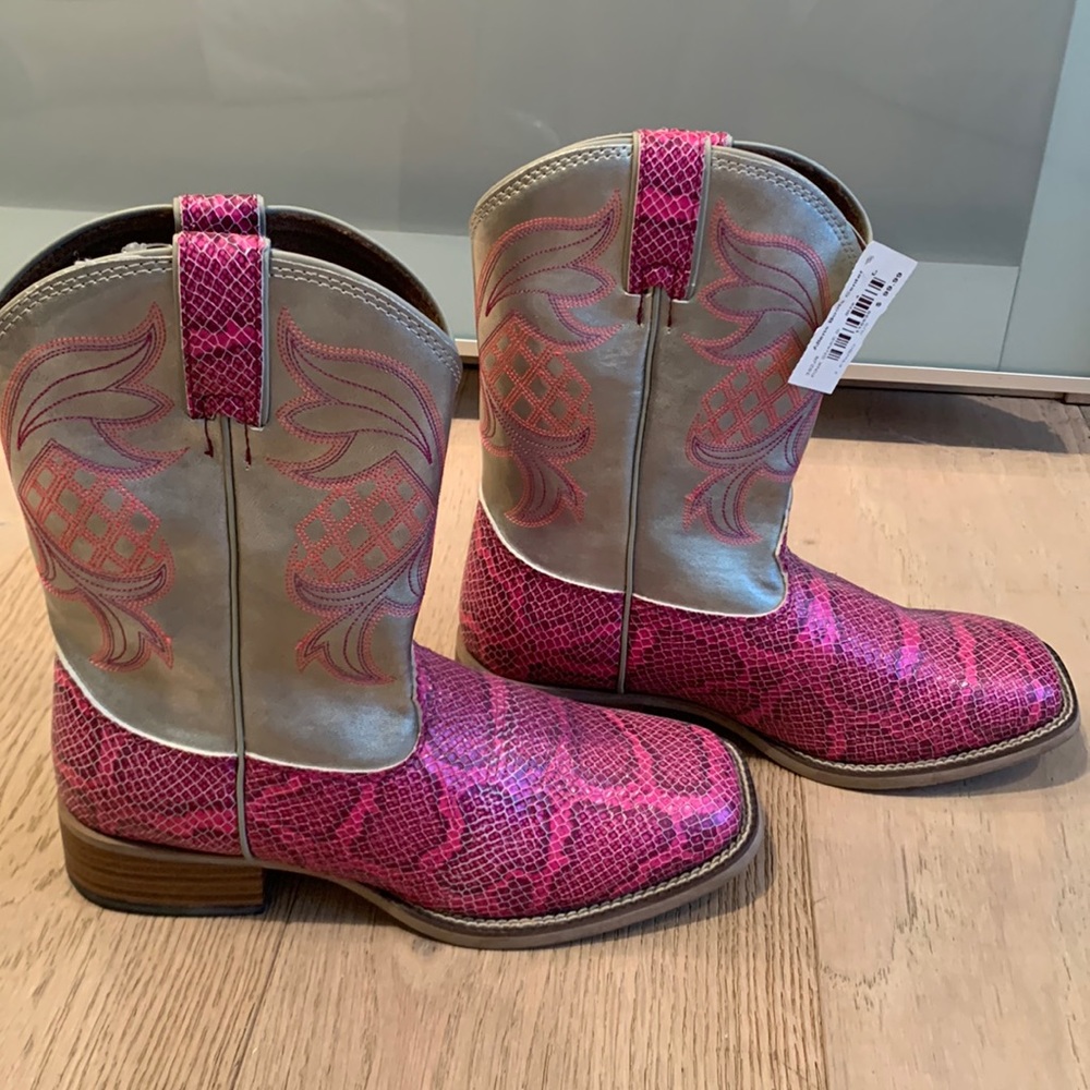 NWT Justin boots for women, pink snakeskin, silver.